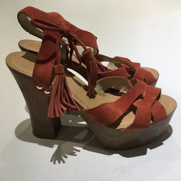 GUESS SUEDE 9.5 HEELS - Picture 2 of 4